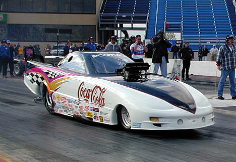 Cy Chesterman, the pride of Sioux City, is one of the ten quickest alky floppers in the world. Photo by Lee Ecker