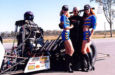 Bob Wilson shows off some of the benefits of qualifying his Top Alky dragster in Australia. Photo by Chris the Kiwi