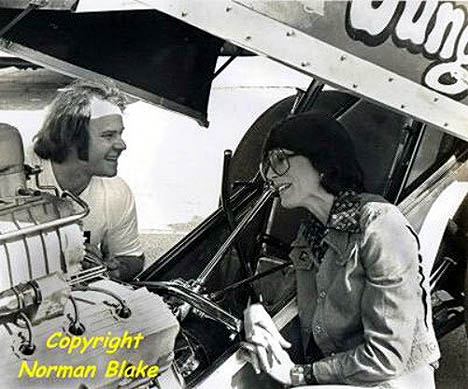 Two of the sport's biggest stars have a chat back in 1975. Photo by Norman Blake