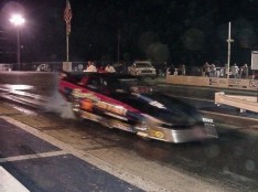 Billy Naves flashes by on his second round single. Tim Pratt photo