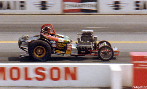 The Terenzio Bros. Altered speeing past on the top end. Photo by Rob Potter