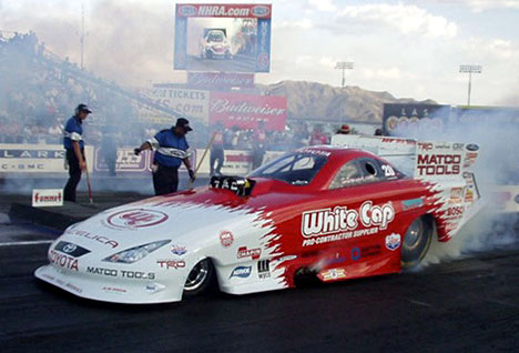 Gary Scelzi in Alan Johnson's White Cap Toyota in early 2002. Photo by Phil Elliott