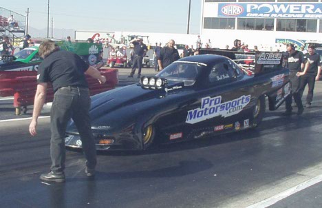 Glen Mikres lines up Bob Bode.